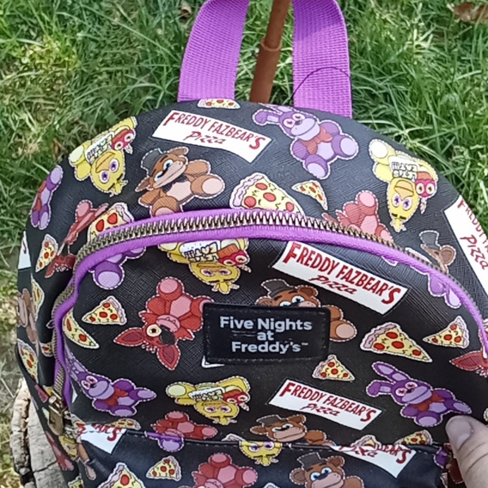 Freddy Fazbears Mini Backpack - Picture 2 of 3